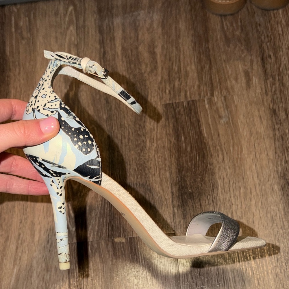 Dolce Vita Navy and Cream Women's Heels